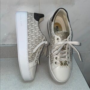 Michael Kors Women's Cream and Gold Sneakers